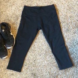 NWOT fabletics Moto legging Capri